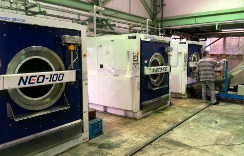 自社クリーニング工場 【マット】全自動洗濯機・大型乾燥機【全自動洗濯機】inamoto NEO-100