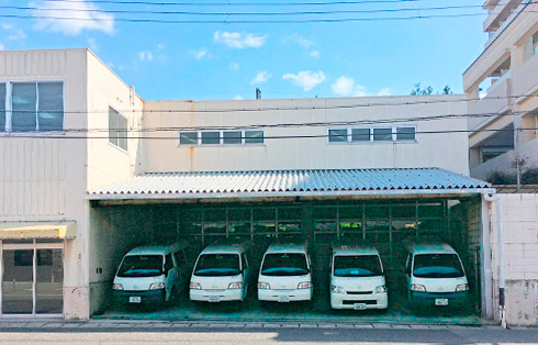 会社案内 本社倉庫完備